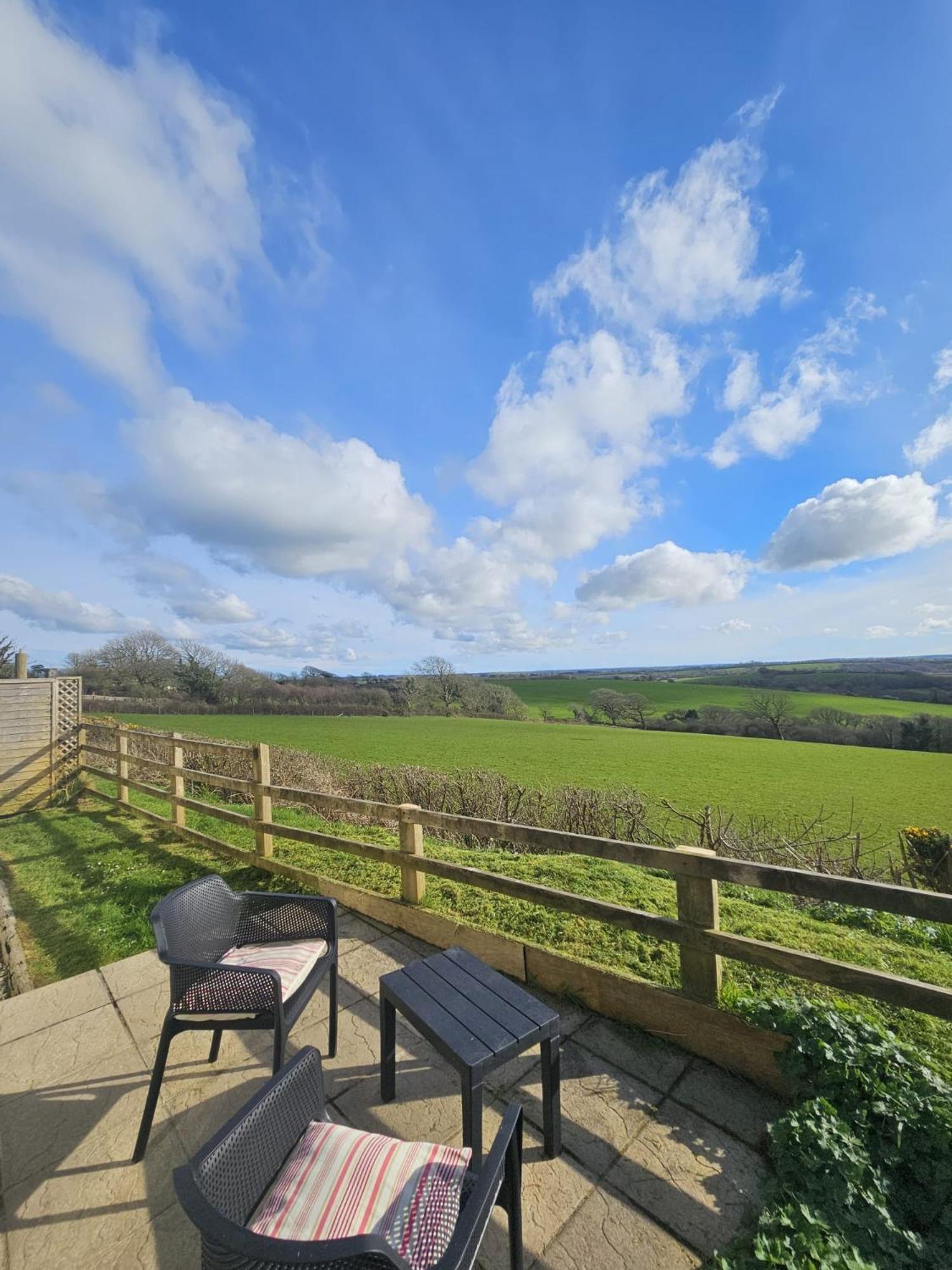 Villa Meadow View Haverfordwest Exterior foto