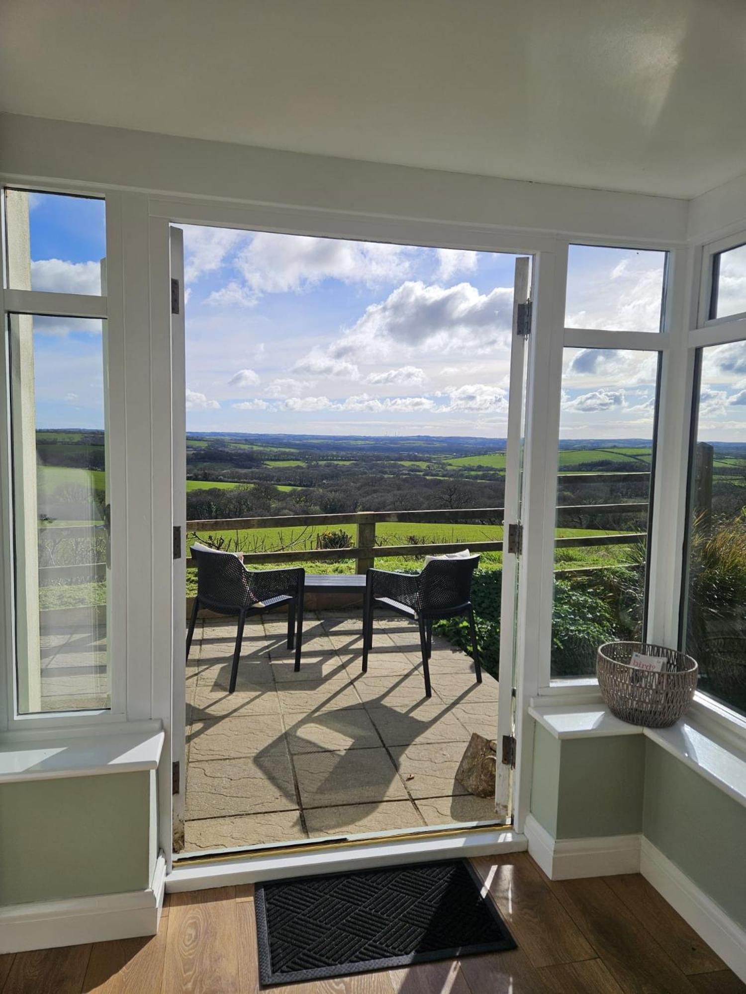 Villa Meadow View Haverfordwest Exterior foto